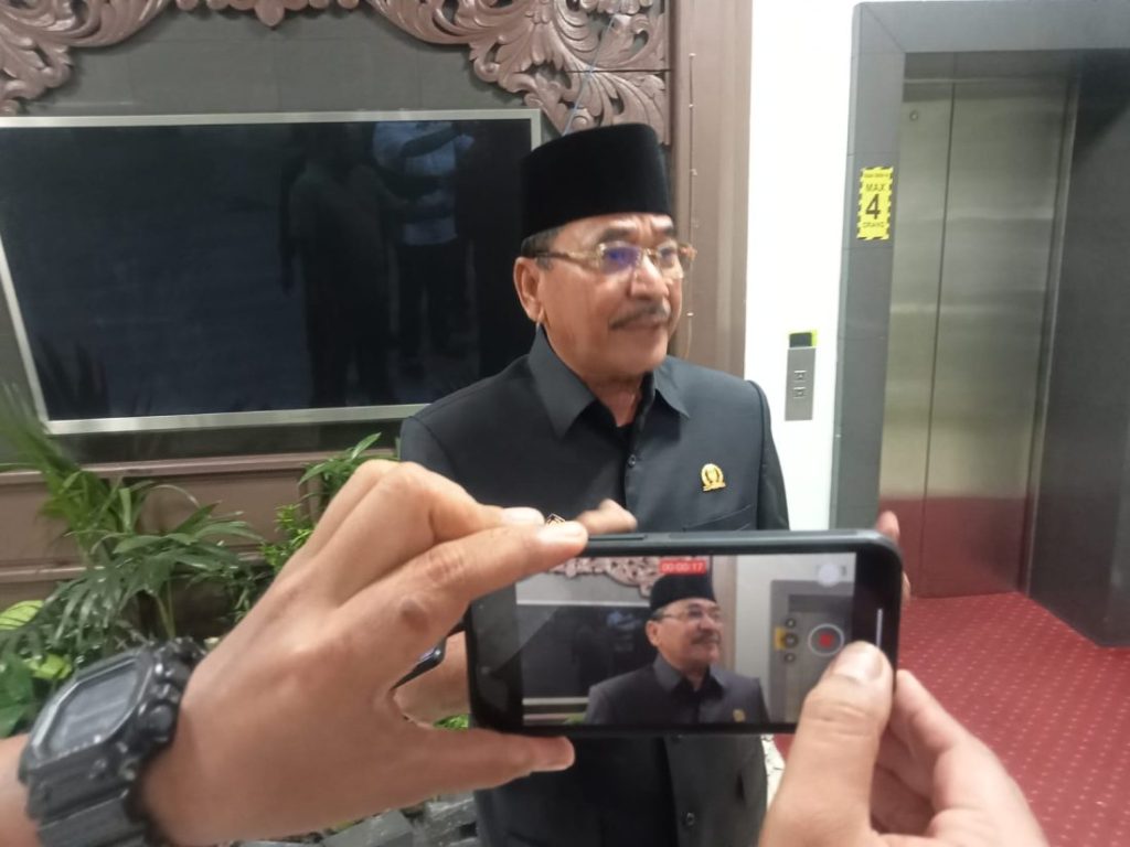 ketua dprd kalsel supian hk