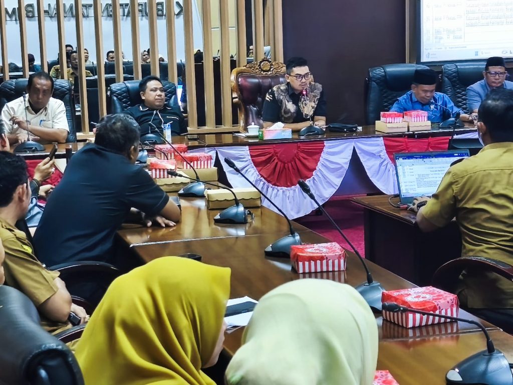 DPRD Tanbu saat menggelar Rapat Banmus