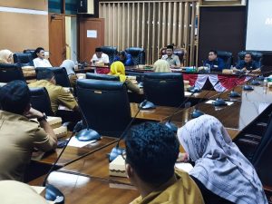 DPRD Tanbu saat rapat bersama Dinas Pendidikan Tanah Bumbu