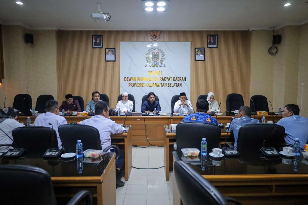 Komisi I DPRD Kalsel saat menerima aduan warga terkait persoalan lahan