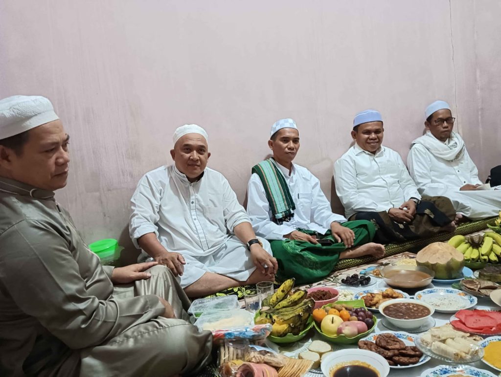 Wakil Ketua DPRD Tanah Bumbu saat hadiri haul Datuk Kelampayan