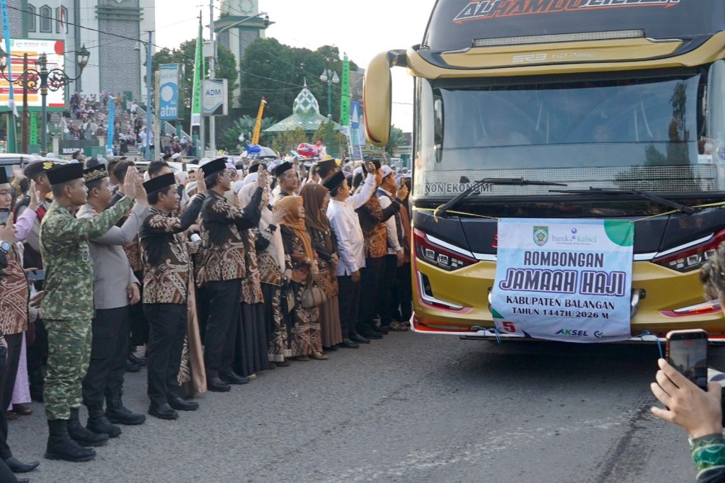 Pelepasan 214 Calon Jemaah Haji Kabupaten Balangan. - Foto: Mc.Balangan