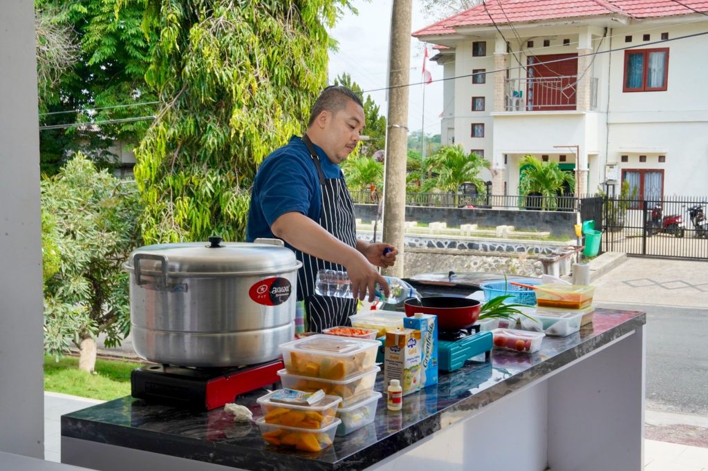 Kegiatan cooking class menu Beragam, Bergizi, Seimbang, dan Aman (B2SA) bersama Chef Didi Prawiro