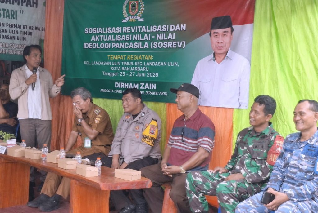 Dirham Zain saat kegiatan sosialisasi Pancasila di Kelurahan Landasan Ulin, Jumat (26/6/2026)