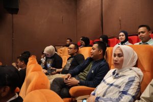 Ketua DPRD Kotabaru Hj. Suwanti saat menghadiri Gala Premier film dokumenter Pangeran Jaya Sumitra