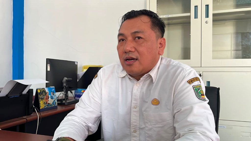 Kepala Bidang Pembinaan Pelatihan Kerja, Produktivitas, dan Hubungan Industrial Dinas Koperasi, Usaha Kecil Menengah, dan Tenaga Kerja (DKUKMTK) Balangan, Slametno. -Foto: Mc.Balangan