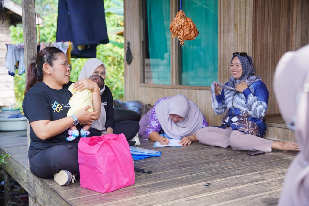 DP3A P2KB PMD Balangan melakukan pendampingan verifikasi dan validasi pemutakhiran data keluarga berisiko stunting